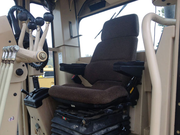 cat-motor-grader-140h-apm02444-7